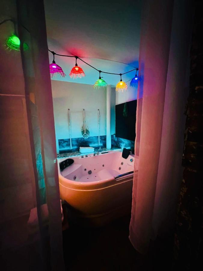 Jacuzzi Love Room Paris Eksteriør billede
